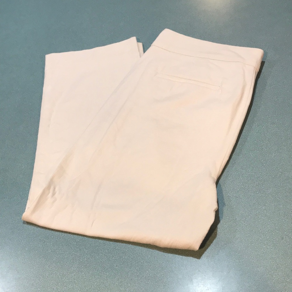 Loft white crop ankle cut size 10 pants!